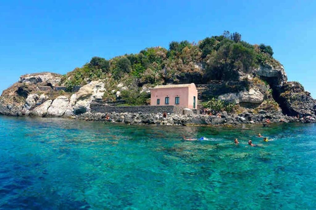 Malavoglia Suite 18 Aci Castello Exteriör bild